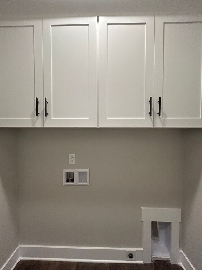 Foto del edificio - BRAND NEW Charming 2 Beds, 2 Baths, 1 Car ...