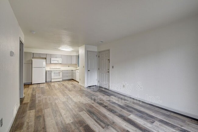 Building Photo - 3600 S Pierce St