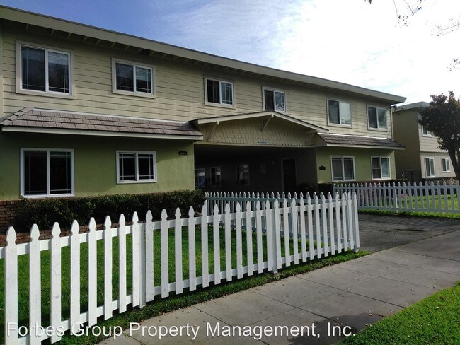 Foto del edificio - 1 br, 1 bath Apartment - 344 N. 5th St.