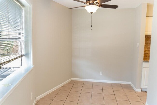 Foto del edificio - 1518 Wirt Rd