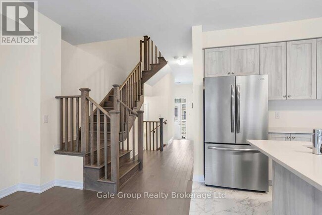 Photo du bâtiment - 456 Adelaide St