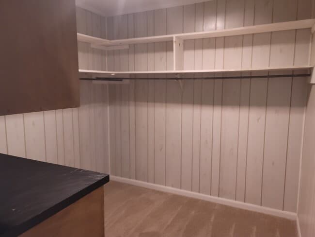 Foto del edificio - 404 Gwaltney Dr