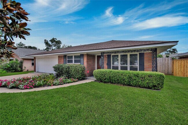 Foto del edificio - 1834 Millwood Dr