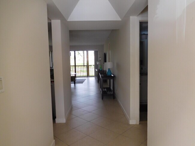 Foto del edificio - 310 Brackenwood Cir