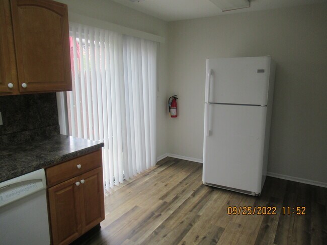 Kitchen - 192 Greenwood Loop Rd