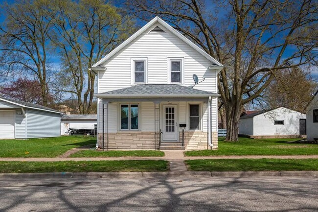 Foto del edificio - Southside 3BR house w/ garage and quartz countertops!