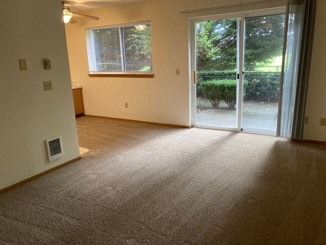 Interior Photo - English Gardens Apartments