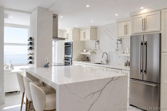 Foto del edificio - 4300 N Ocean Blvd