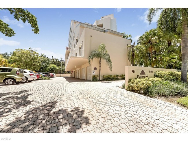 Foto del edificio - 50 Ocean Lane Dr