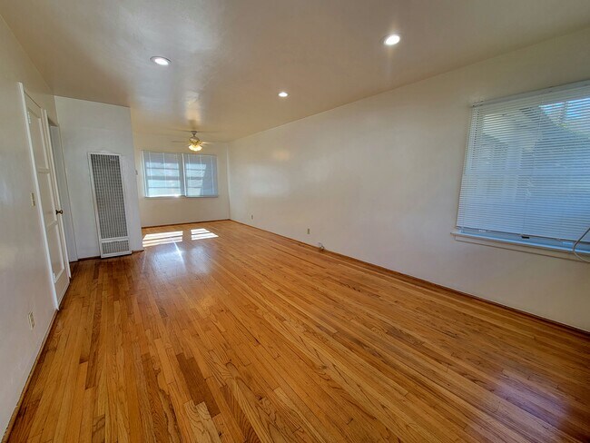 Building Photo - 1746 Canada Blvd