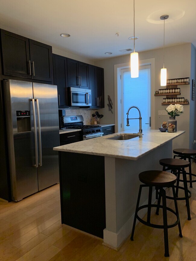 Kitchen - 1700 Euclid St NW