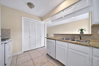 Building Photo - 9901 Sharpcrest St Building Photo - 9901 Sharpcrest St