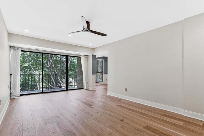 Building Photo - 2074 Royal Fern Ct