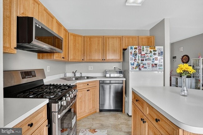 Building Photo - 11082 Clovertree Ct