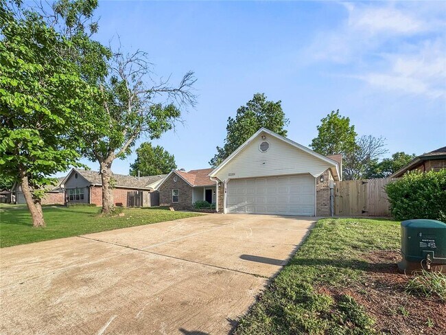 Foto del edificio - 2108 Shorewood Ln
