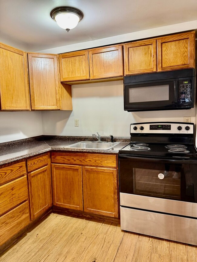 Building Photo - 131 Kinsey Ave