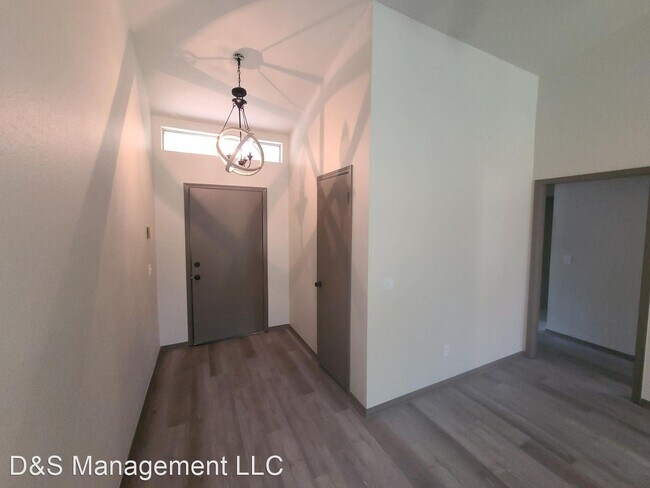 Building Photo - 3 br, 2 bath House - 9913 S. Winston Way