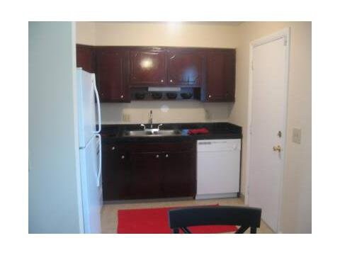 Kitchen - 5421 Lonsdale Pl N