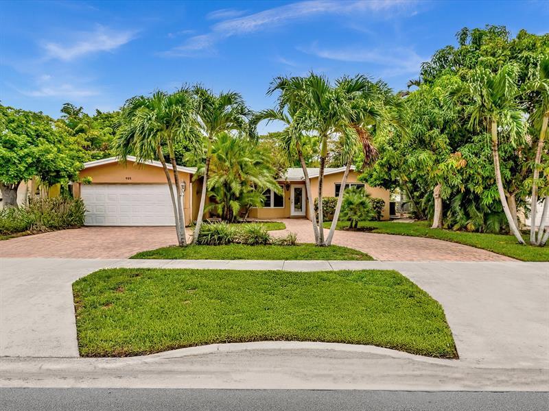 Foto principal - 905 SE 13th Ct