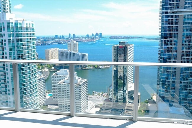Building Photo - 1010 Brickell Ave