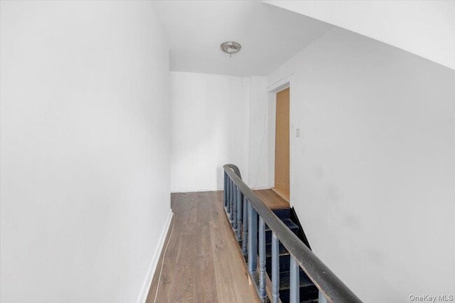Building Photo - 17 Lamartine Ave