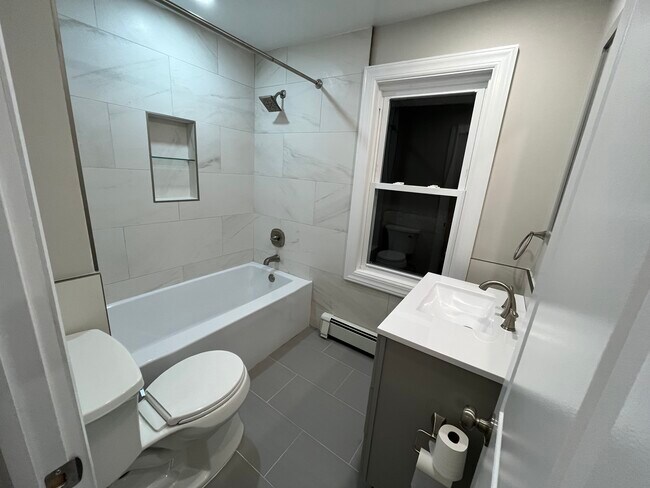 Foto del edificio - 2035 Henry St