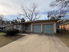 Building Photo - 1110 Edinburg Ln