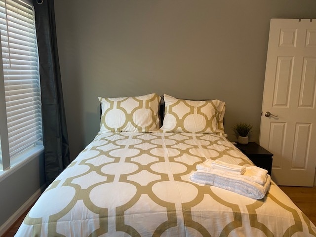 Bedroom with full size bed - 624 Jasper St