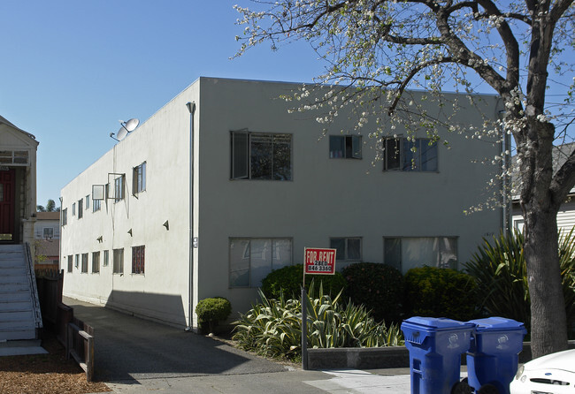 Foto del edificio - Bay Street Apartments