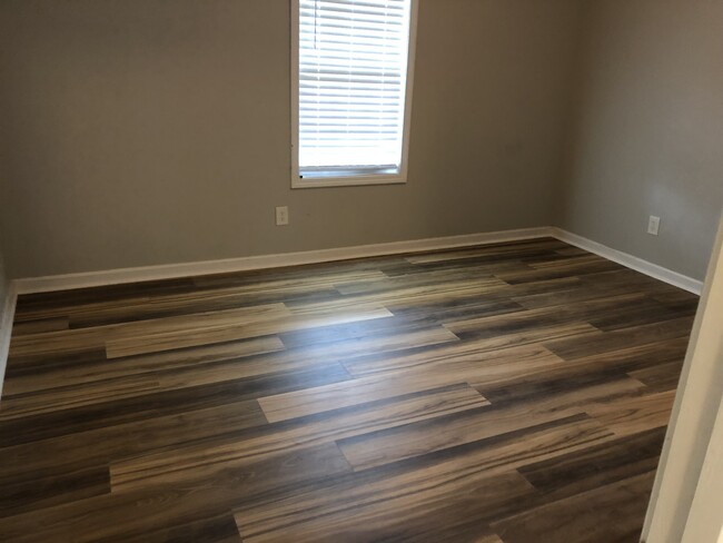 Building Photo - 108 Kensington Ct