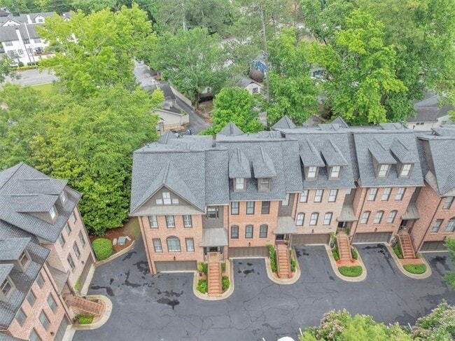 Building Photo - 4222 Rickenbacker Dr NE