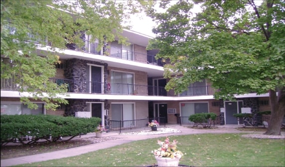 Primary Photo - 469-473 Hirsch Ave