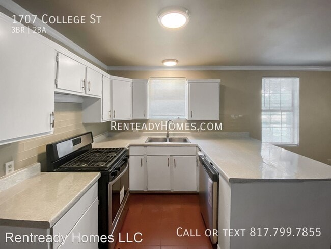Foto del edificio - 3 br, 2 bath House - 1707 College St