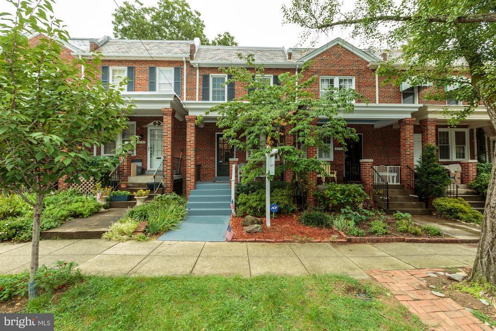 Primary Photo - 2235 39th Pl NW