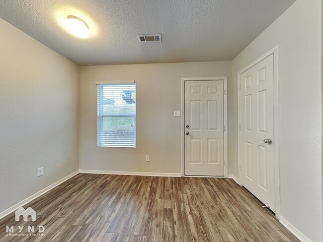 Foto del edificio - 11301 Bock Rd