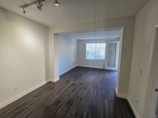Foto del edificio - Exclusive Stadium Lofts Community: Ground ...