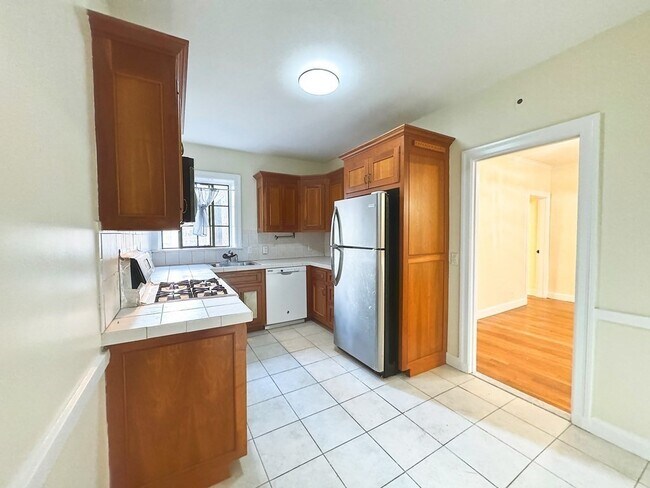 Foto del edificio - 108 Sewall Ave