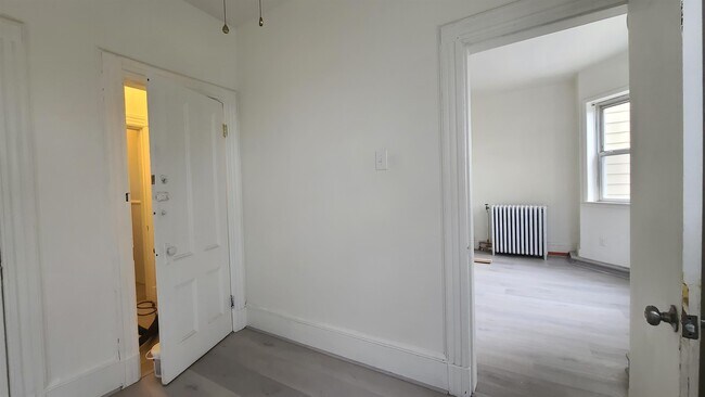 Foto del edificio - 242 Bowers St