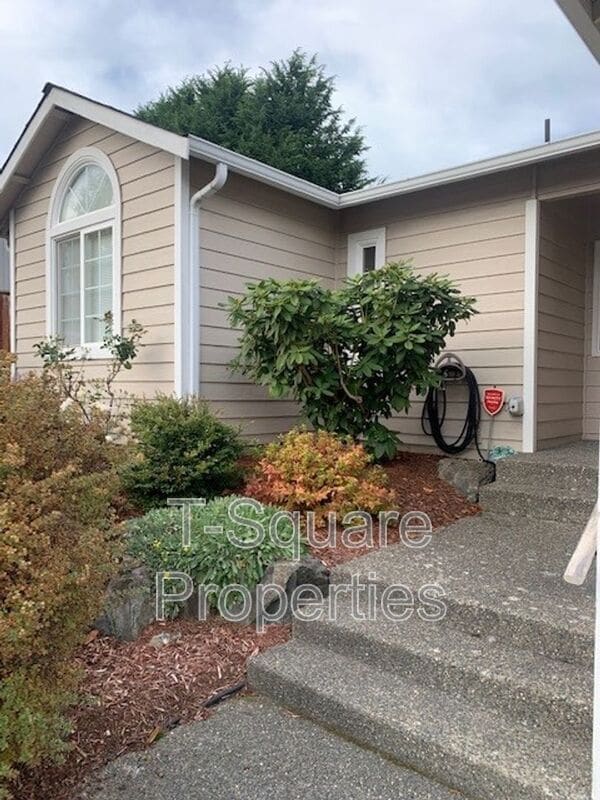 Primary Photo - 1127 58th Pl SW