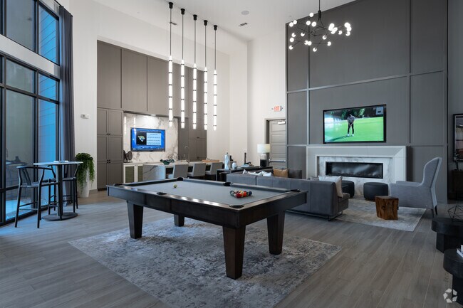 Clubroom moderno - The Beckley on Trinity