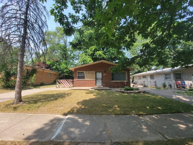 Foto del edificio - 16159 Riverview St