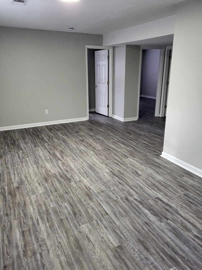 Building Photo - 105 Manna Dr