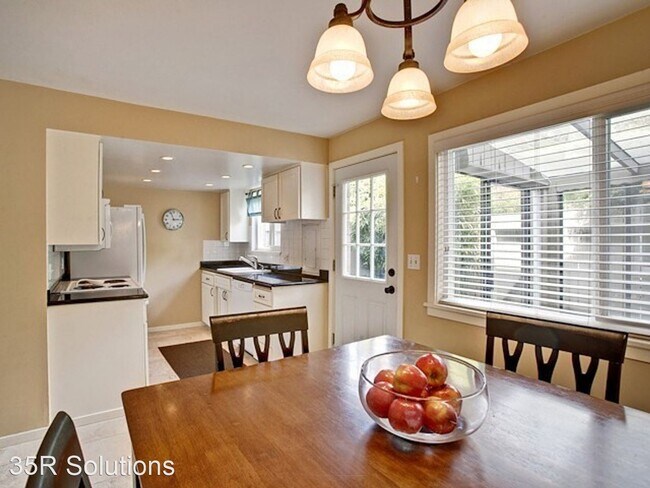 Building Photo - 3 br, 2 bath House - 5632 123rd Ave SE Uni...