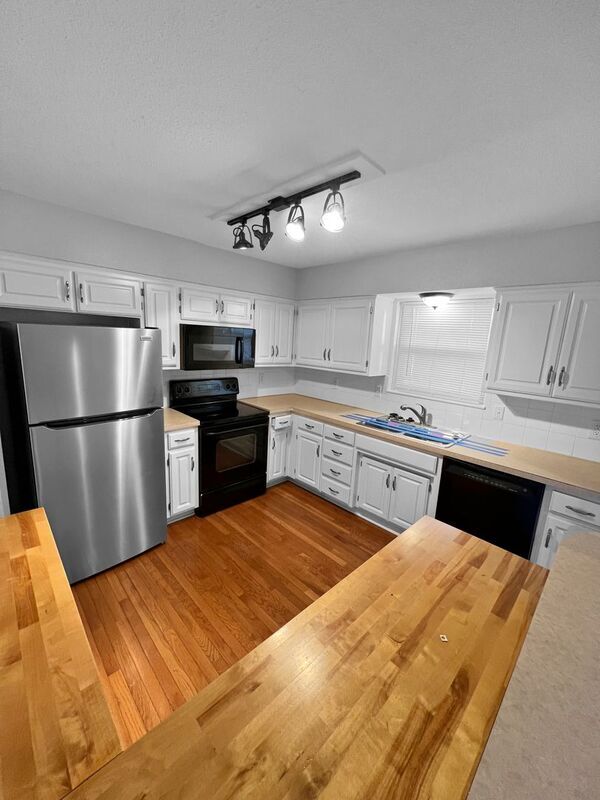 Foto del edificio - 13033 S Cardiff St