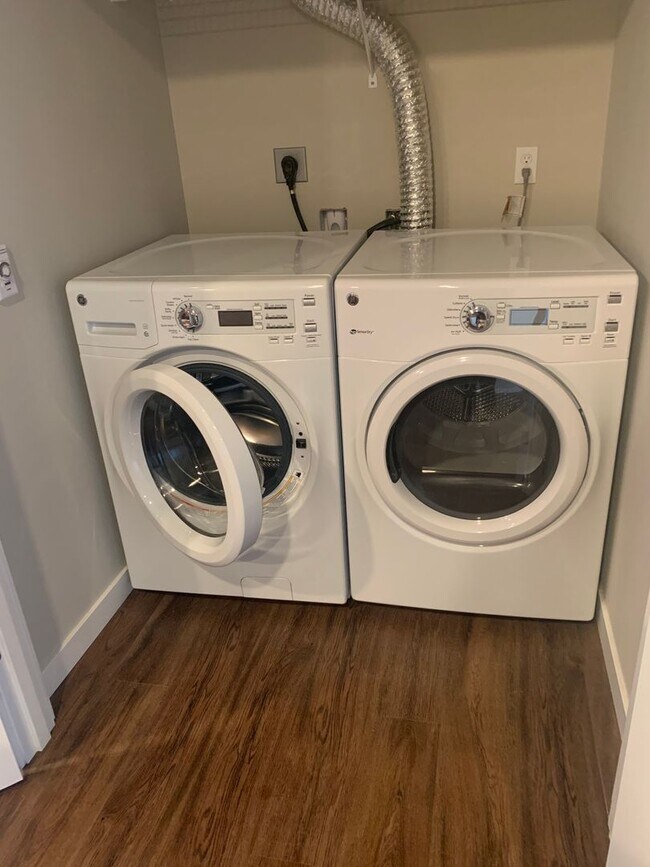 Foto del edificio - You’ll Love the Floor Plans. Find your new home with us!