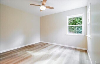 Building Photo - 21032 Cantara St