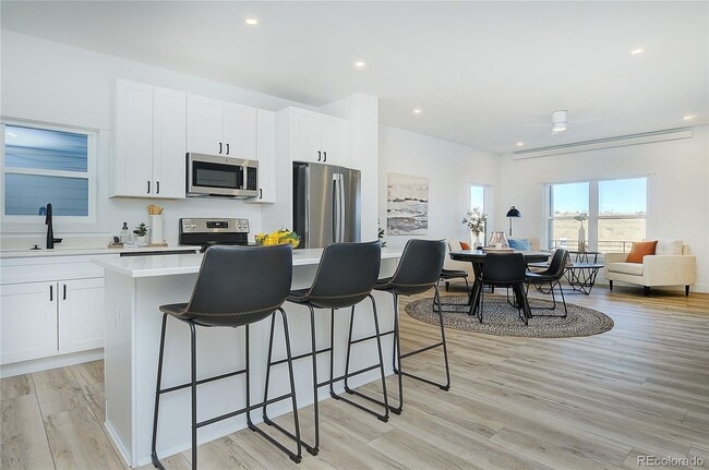 Building Photo - 10515 Engelmann Ave