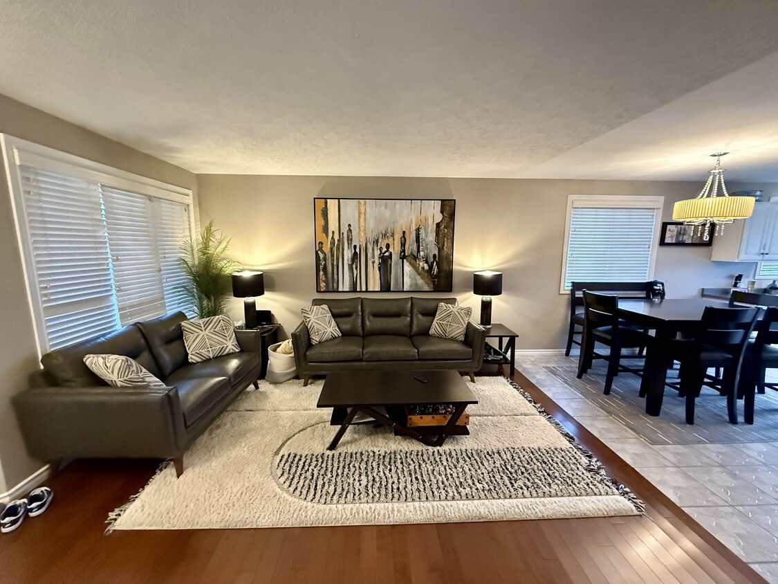 Primary Photo - 3572 Caribou Crescent