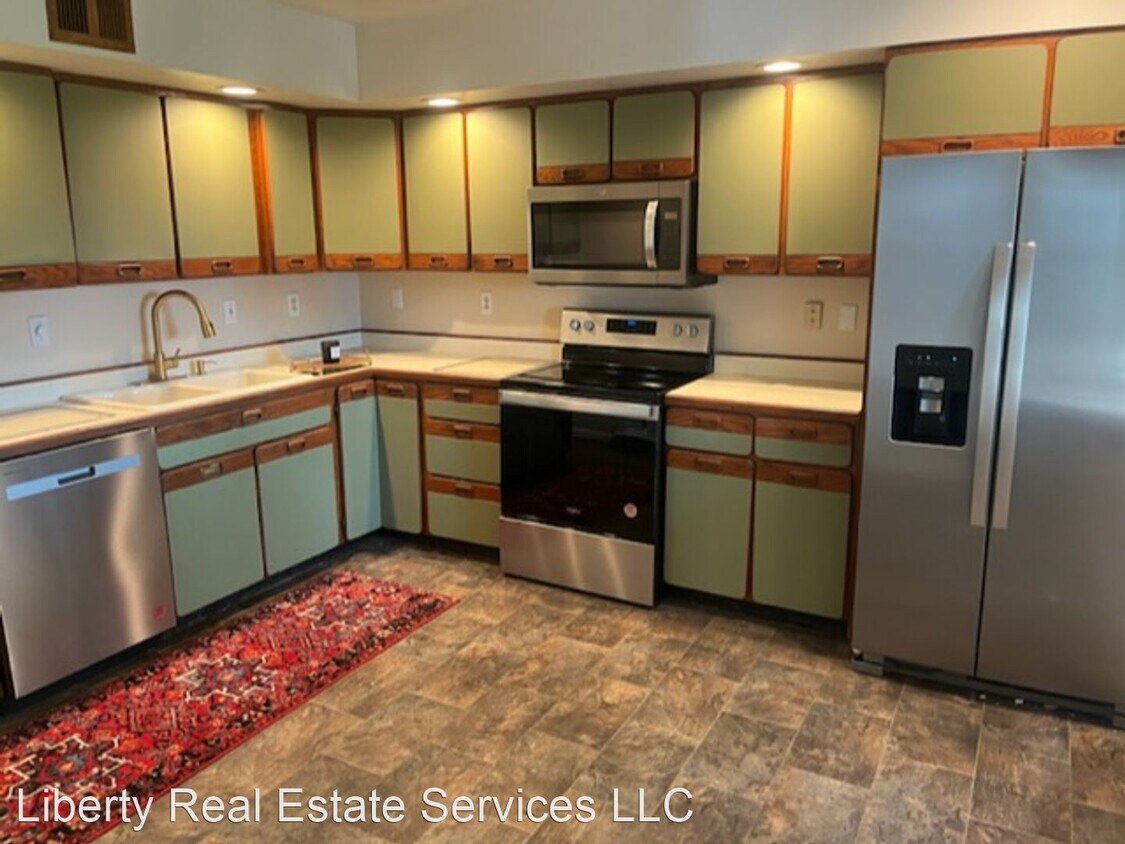 3 br, 1.5 bath House 1108 EAST STANFORD House Rental in Springfield