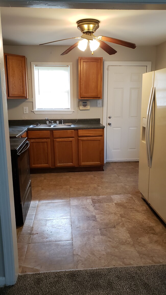 Kitchen - 4204 Elam St
